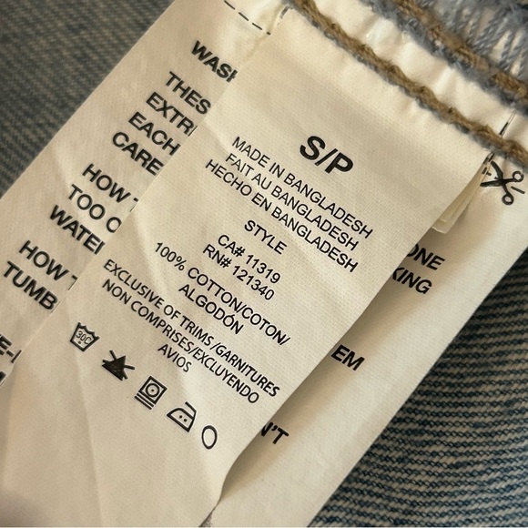 ❤️ Y2K Garage Distressed Light Blue Boyfriend Fit Denim Jacket Size S - Picture 6 of 10